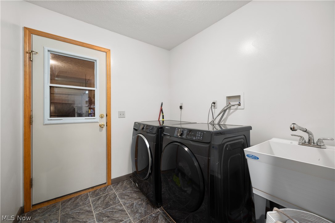 876 Moss Canyon Drive Amherst OH 44001