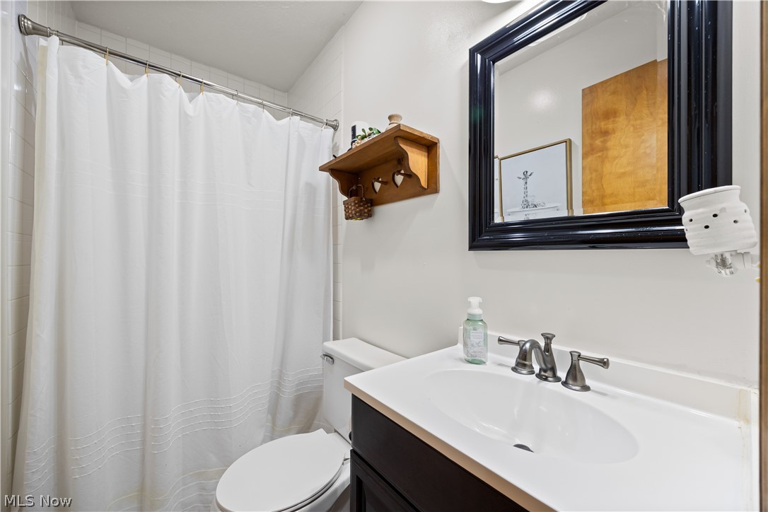 876 Moss Canyon Drive Amherst OH 44001