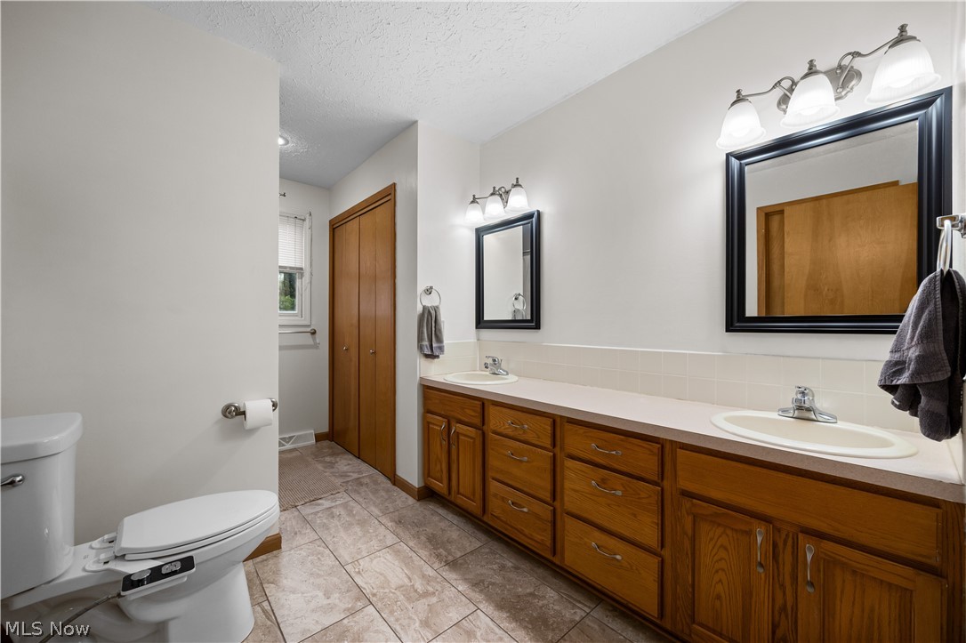 876 Moss Canyon Drive Amherst OH 44001