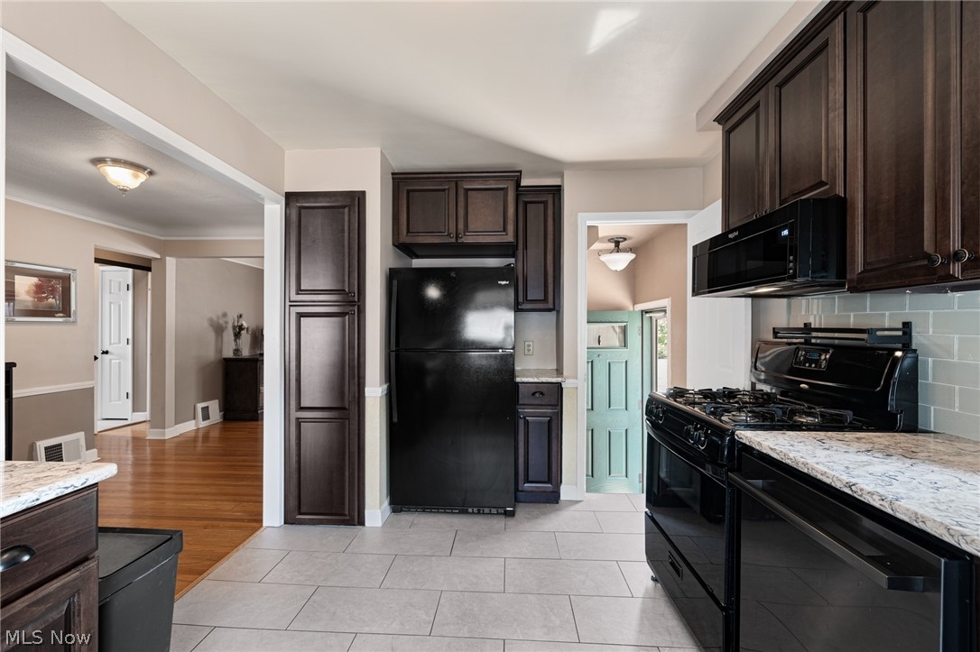 8713 Memphis Villas Boulevard Brooklyn OH 44144