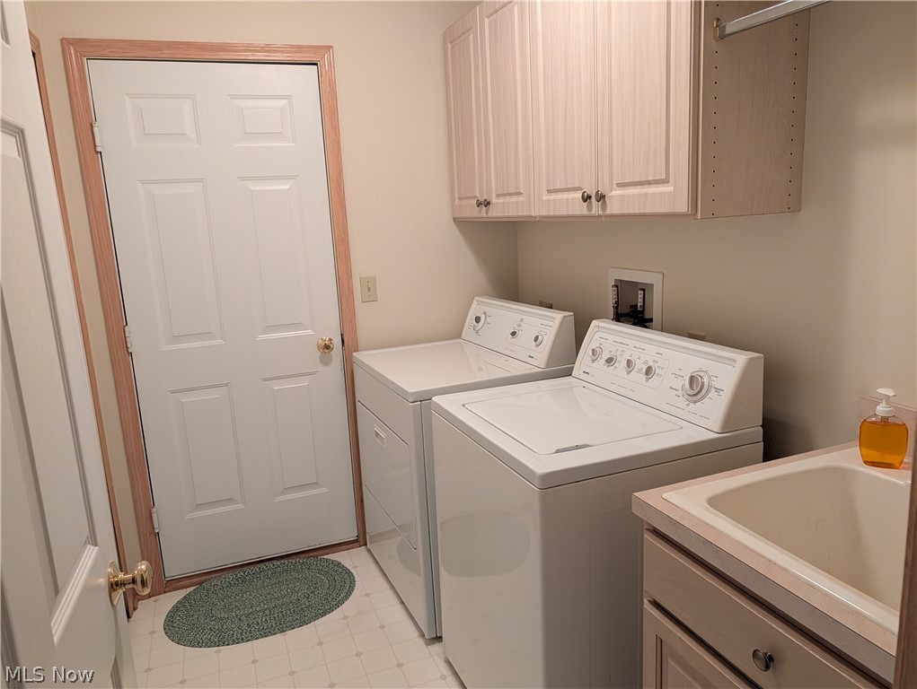 15282 Oak Hollow Lane Strongsville OH 44149