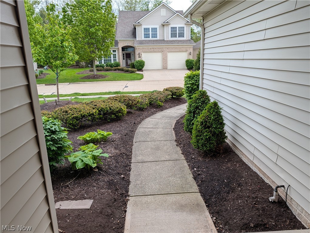 15282 Oak Hollow Lane Strongsville OH 44149