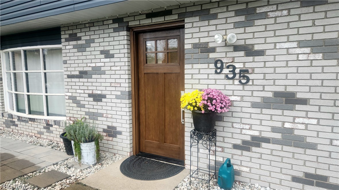 935 Chelsea Drive Dover OH 44622