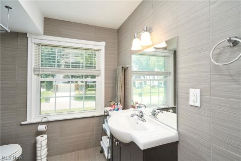 183 Overwood Road Akron OH 44313