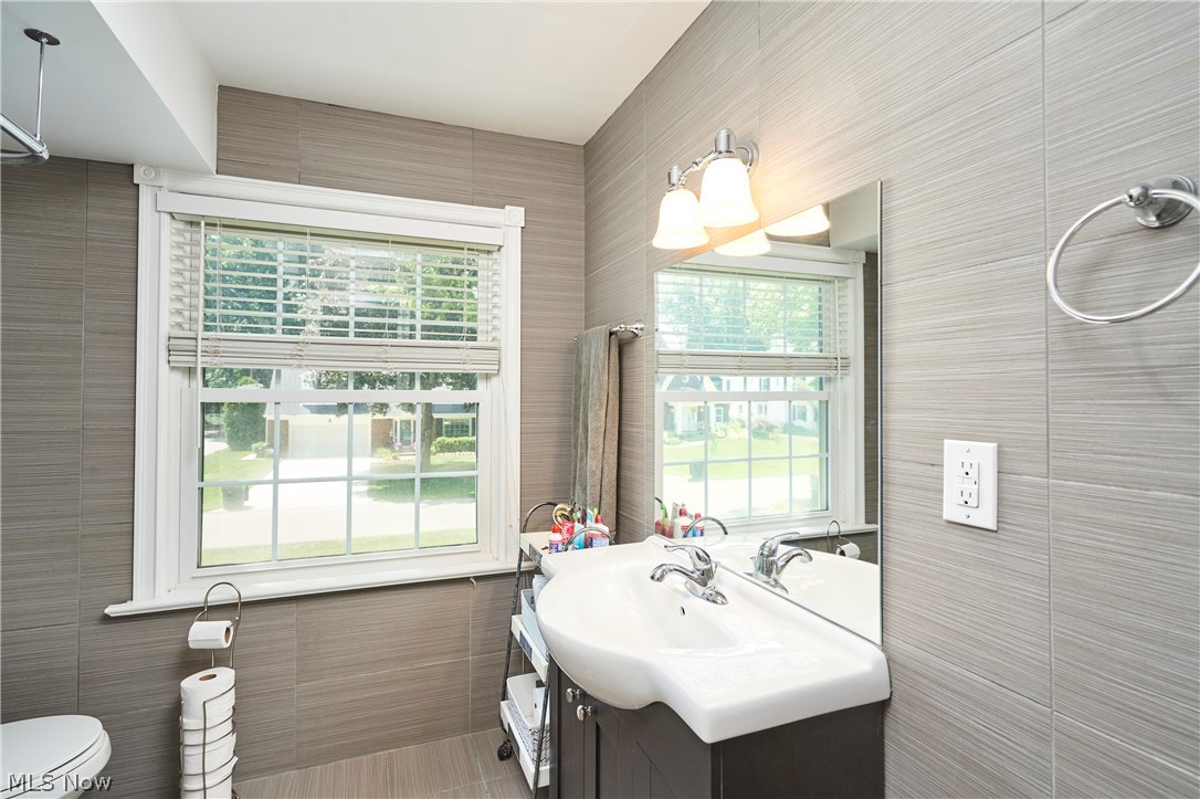 183 Overwood Road Akron OH 44313