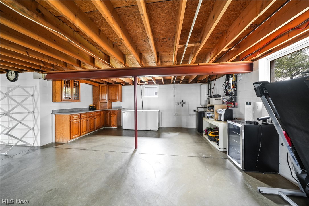 9561 Creaser Road North Bloomfield OH 44450
