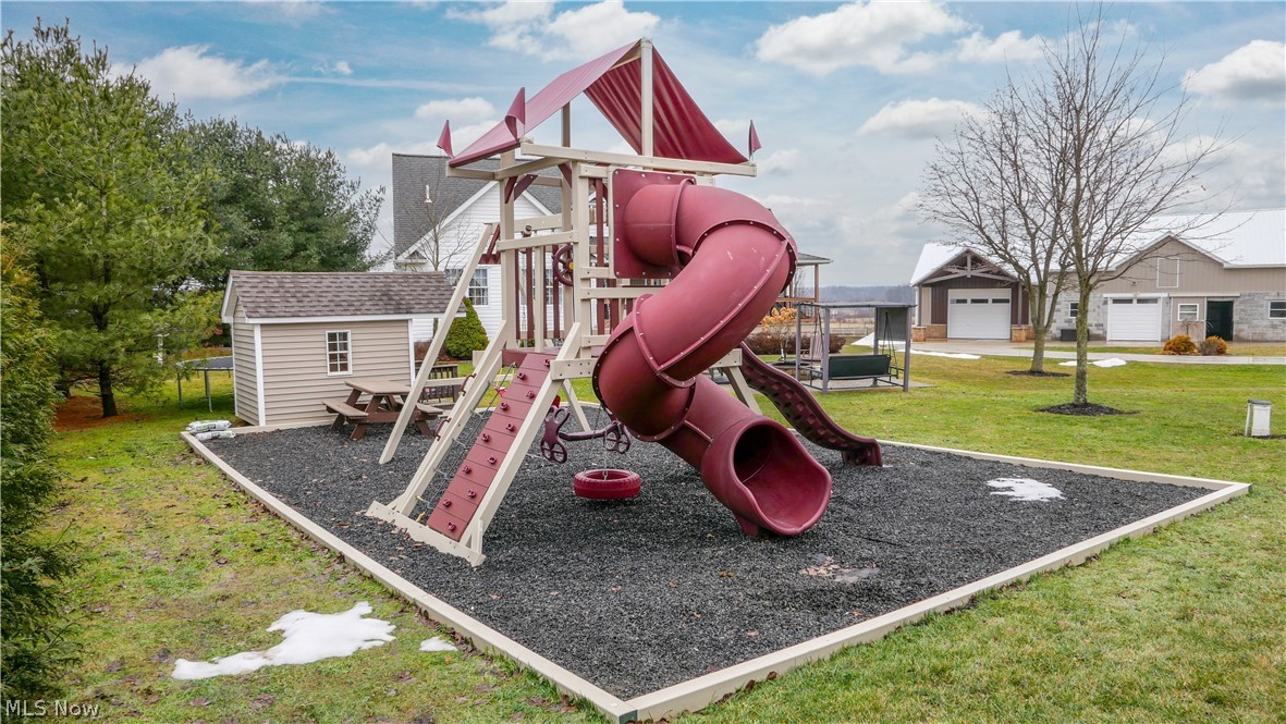 9561 Creaser Road North Bloomfield OH 44450