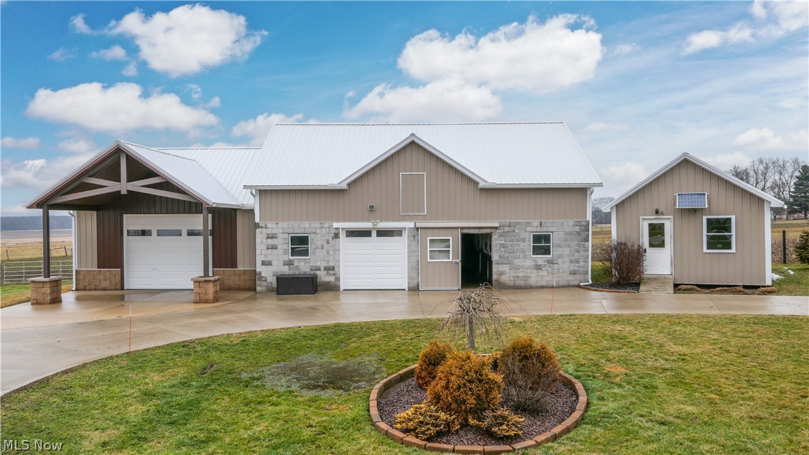 9561 Creaser Road North Bloomfield OH 44450