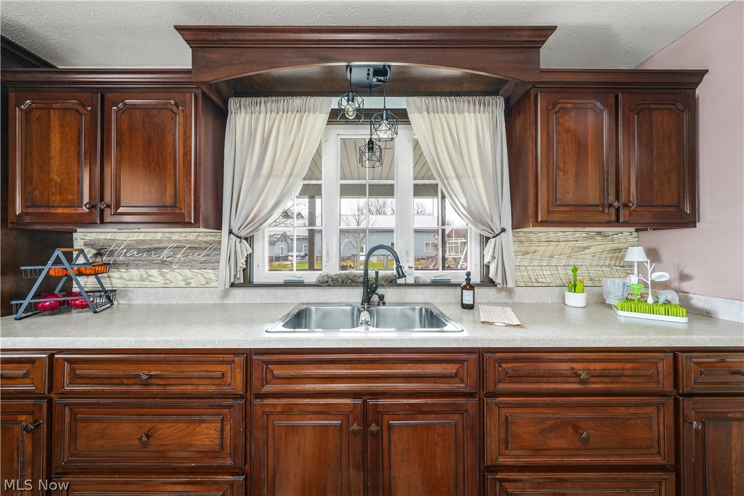 9561 Creaser Road North Bloomfield OH 44450