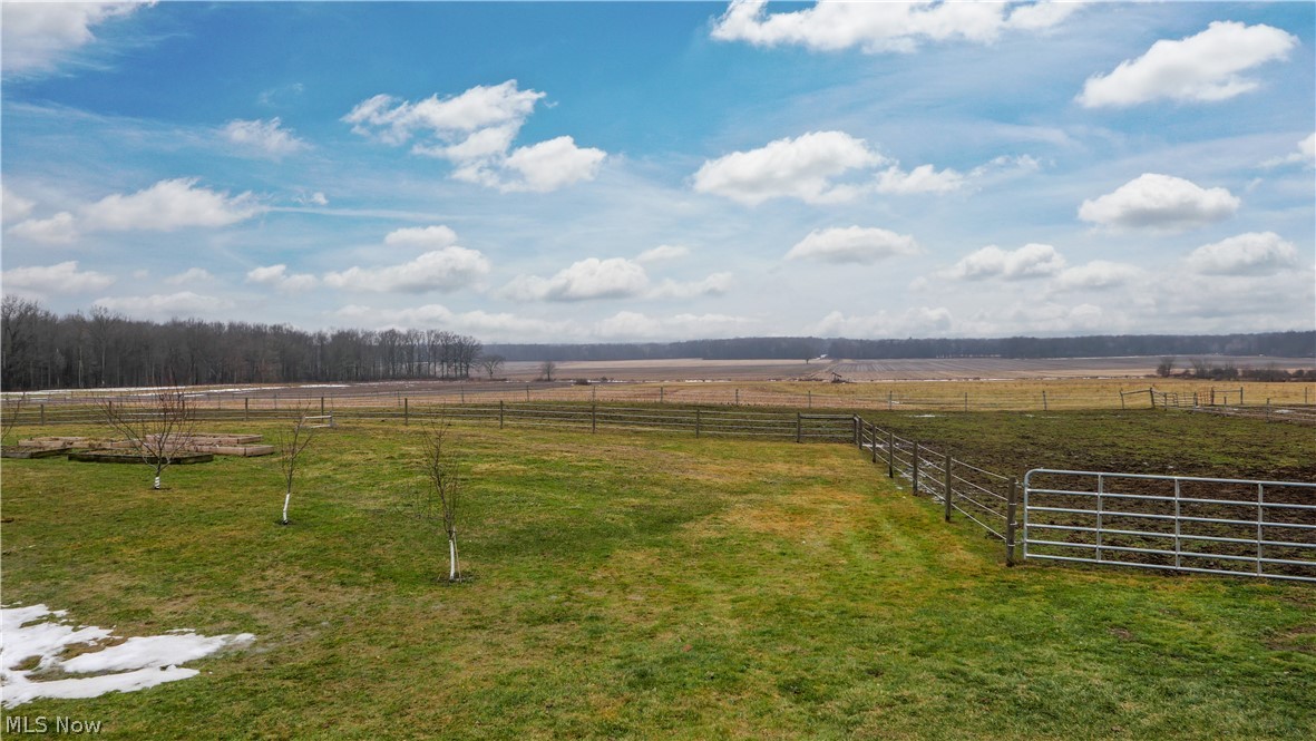 9561 Creaser Road North Bloomfield OH 44450