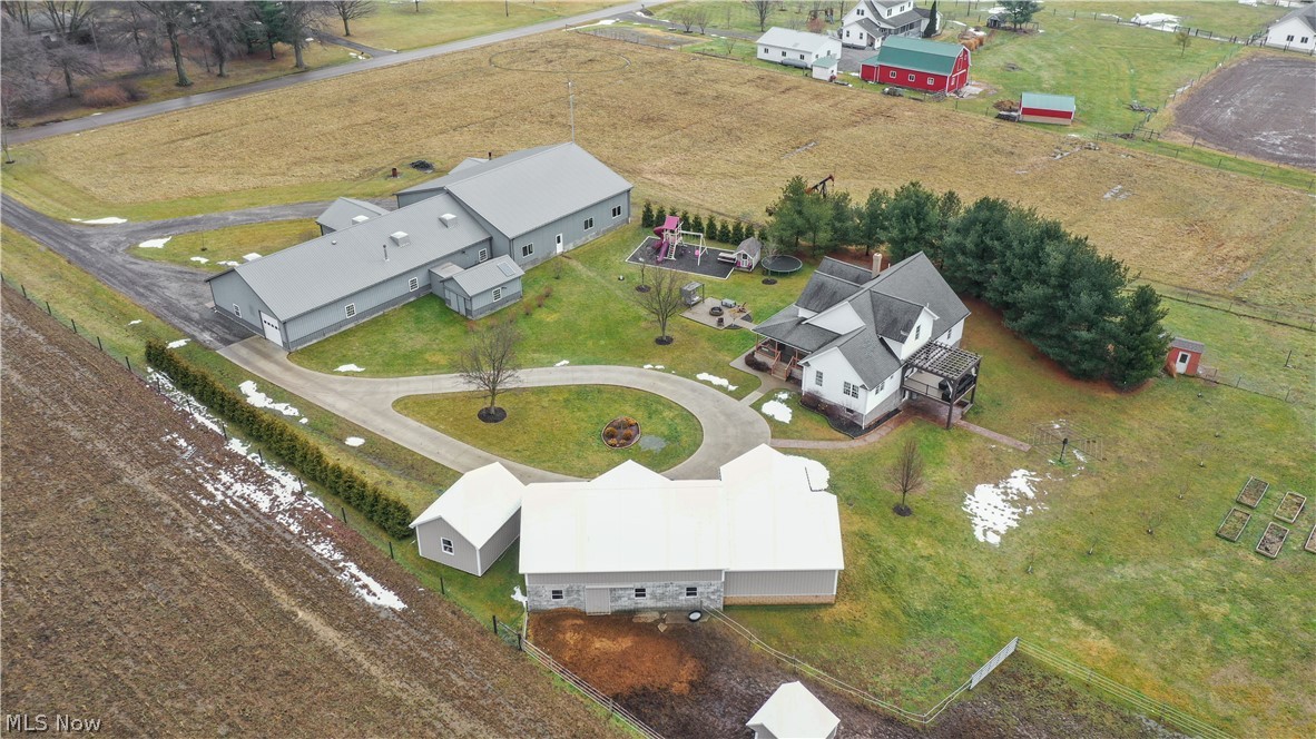 9561 Creaser Road North Bloomfield OH 44450