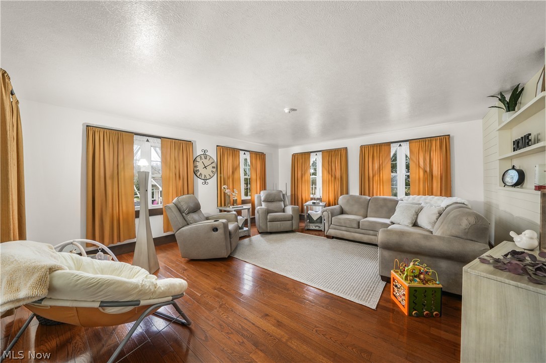9561 Creaser Road North Bloomfield OH 44450