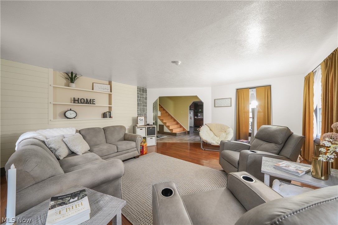 9561 Creaser Road North Bloomfield OH 44450