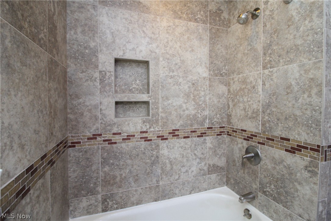 7293 Indian Trail Youngstown OH 44514