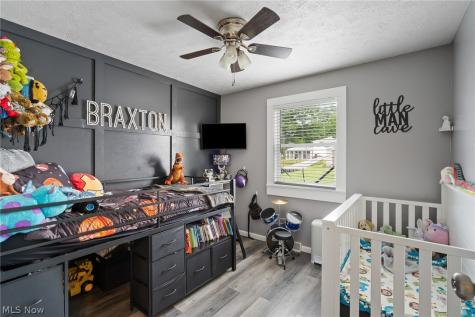 5684 Stanford Avenue Youngstown OH 44515