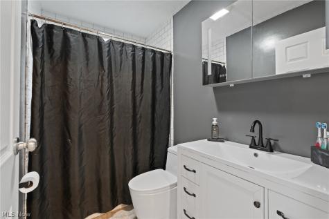 5684 Stanford Avenue Youngstown OH 44515