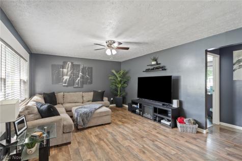 5684 Stanford Avenue Youngstown OH 44515