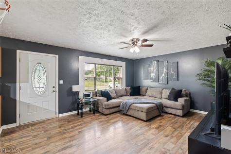 5684 Stanford Avenue Youngstown OH 44515