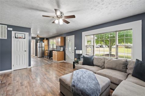 5684 Stanford Avenue Youngstown OH 44515