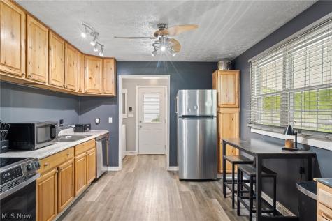 5684 Stanford Avenue Youngstown OH 44515