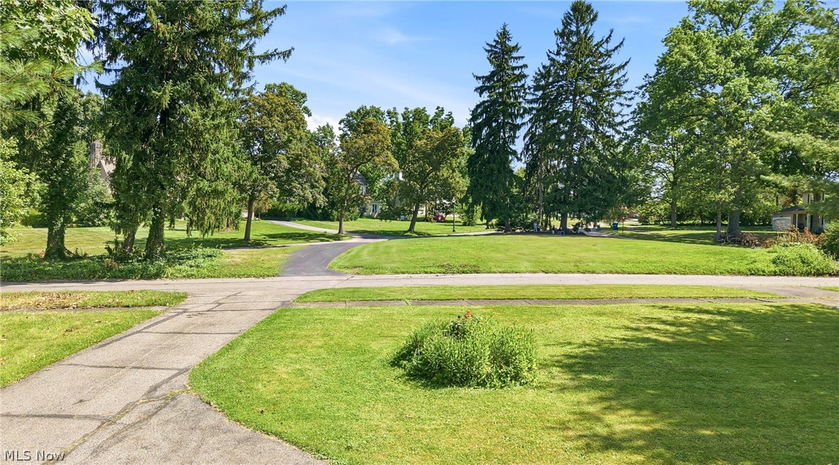 4812 Oak Knoll Drive Boardman OH 44512