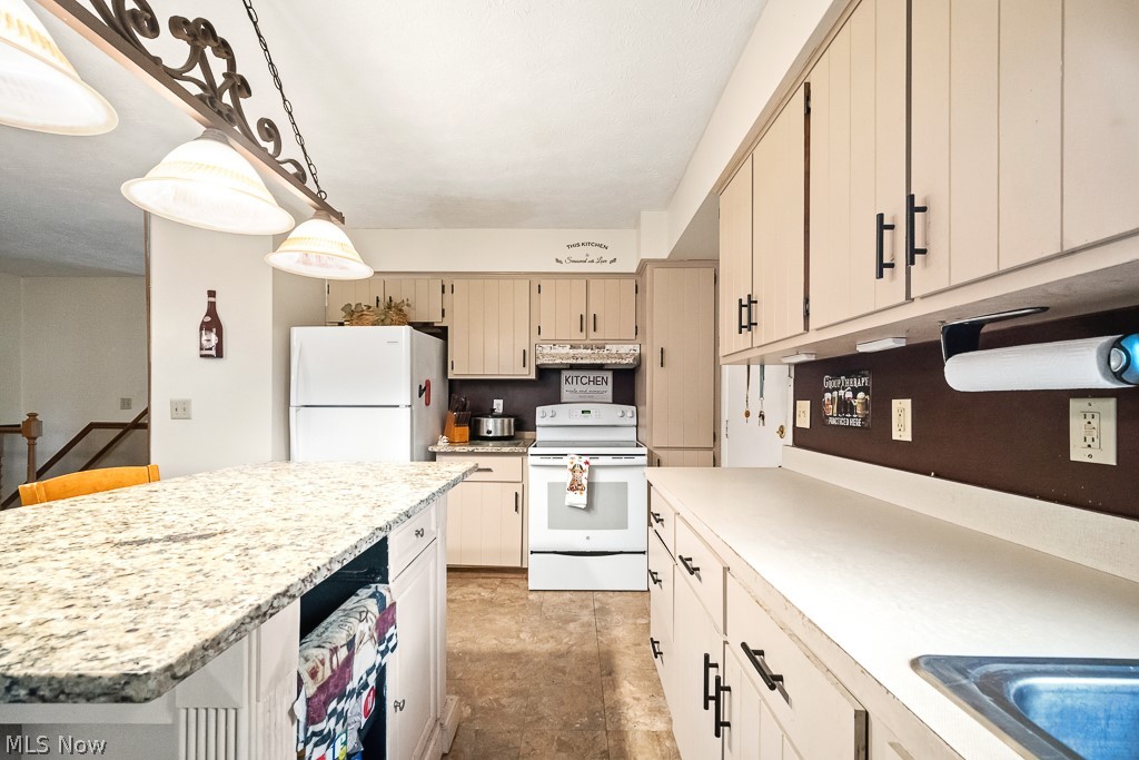 5668 Old Orchard Drive Geneva OH 44041