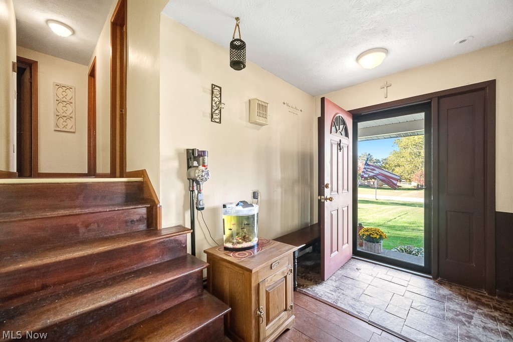 5668 Old Orchard Drive Geneva OH 44041
