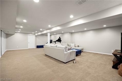 27130 Lynde Drive Olmsted Twp OH 44138