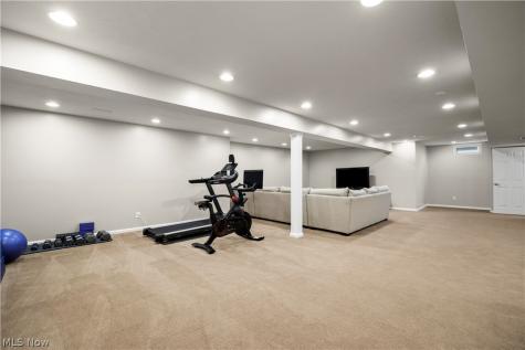 27130 Lynde Drive Olmsted Twp OH 44138