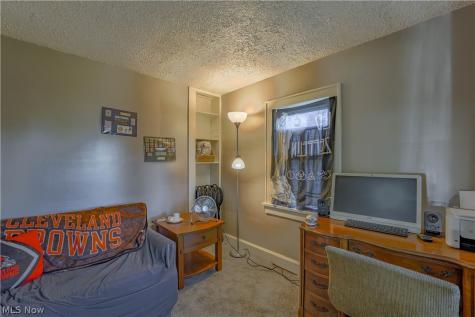 1215 Bellflower Avenue SW Canton OH 44710