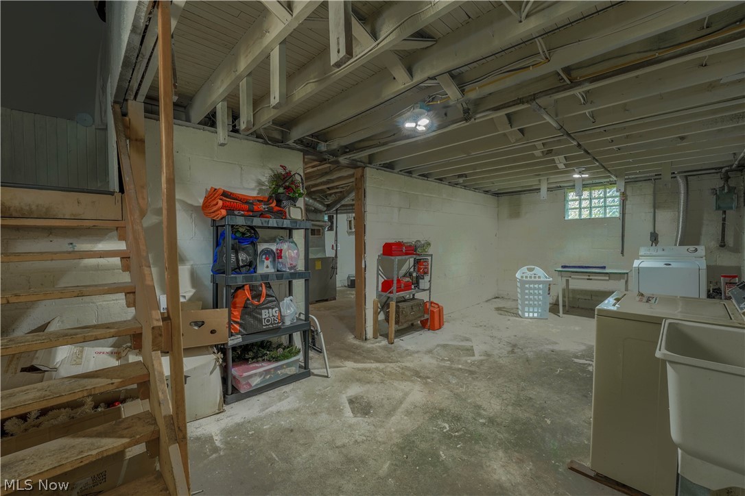 1215 Bellflower Avenue SW Canton OH 44710