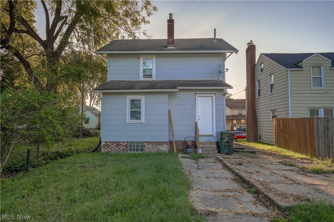 1215 Bellflower Avenue SW Canton OH 44710