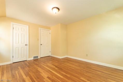 1535 Laclede Road South Euclid OH 44121