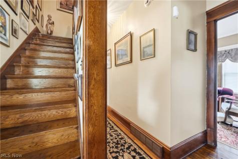 3972 Washington Park Boulevard Newburgh Heights OH 44105