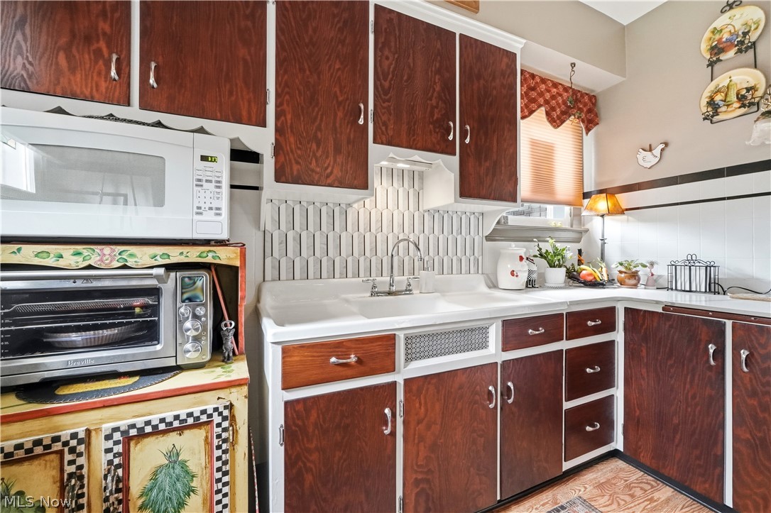 3972 Washington Park Boulevard Newburgh Heights OH 44105