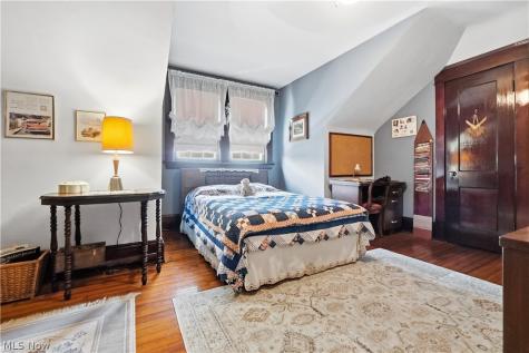 3972 Washington Park Boulevard Newburgh Heights OH 44105