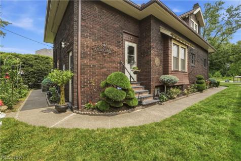 3972 Washington Park Boulevard Newburgh Heights OH 44105