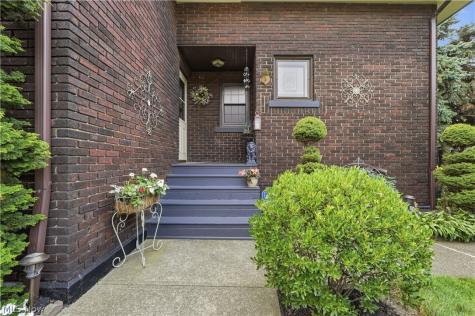 3972 Washington Park Boulevard Newburgh Heights OH 44105