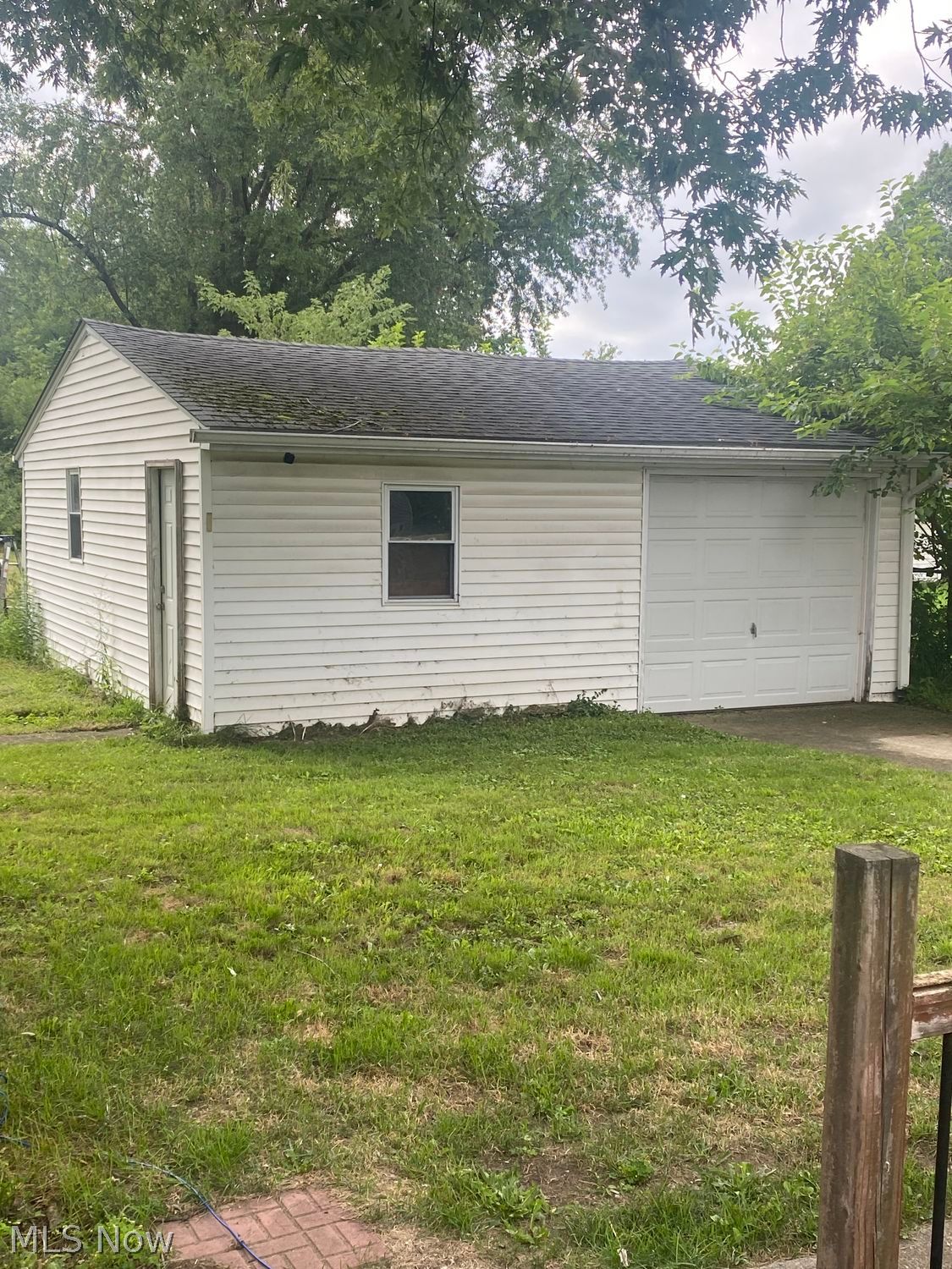 5542 Linn Road Amherst OH 44001