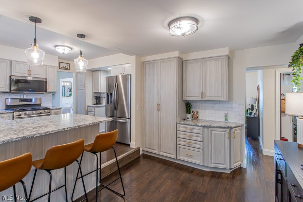 1805 Stonehenge Avenue NE Warren OH 44483