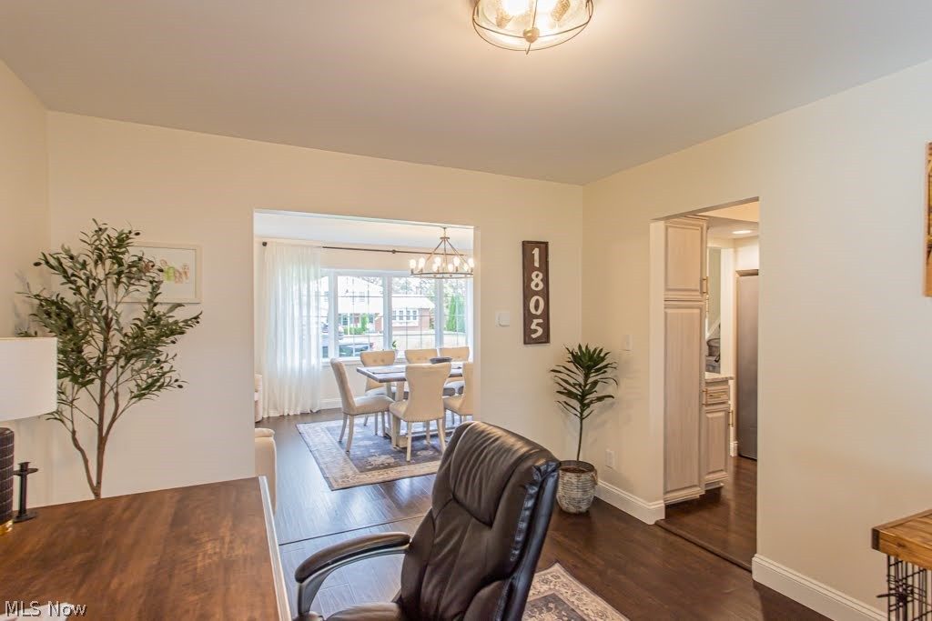1805 Stonehenge Avenue NE Warren OH 44483