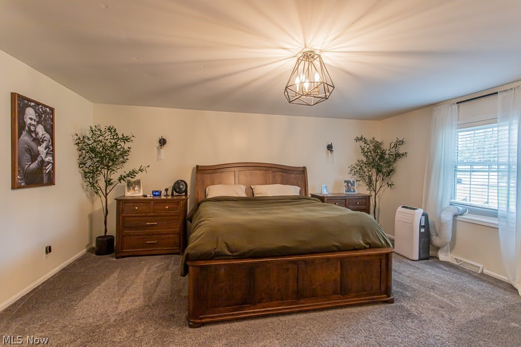 1805 Stonehenge Avenue NE Warren OH 44483
