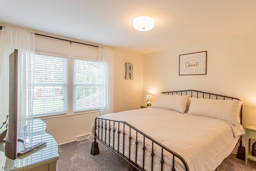1805 Stonehenge Avenue NE Warren OH 44483
