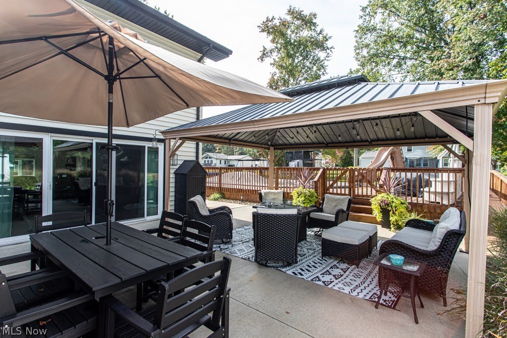 1805 Stonehenge Avenue NE Warren OH 44483