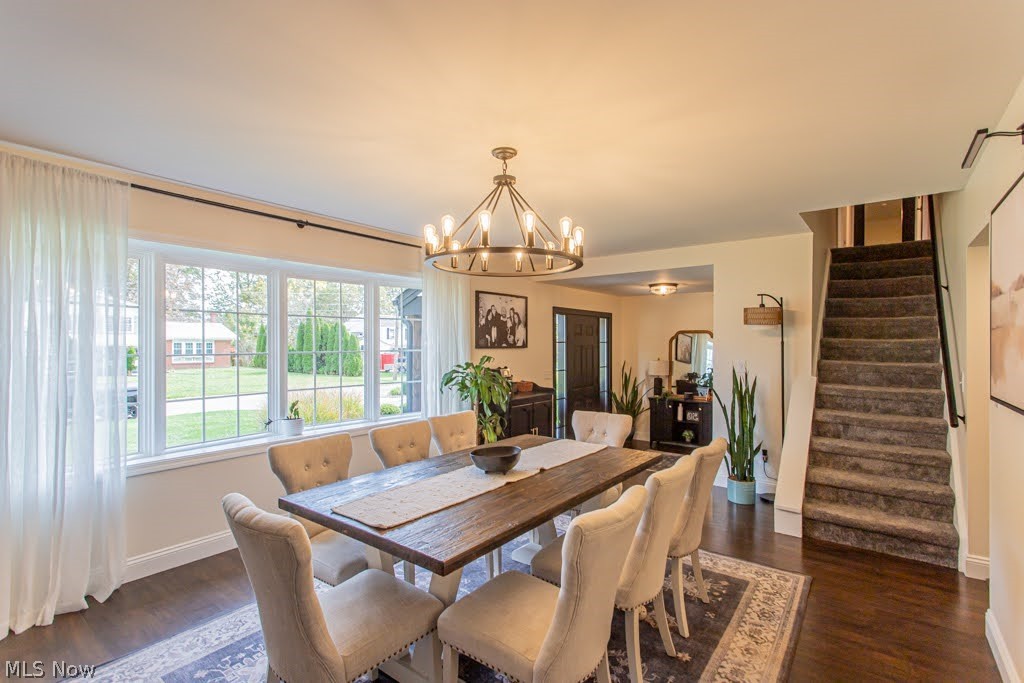 1805 Stonehenge Avenue NE Warren OH 44483