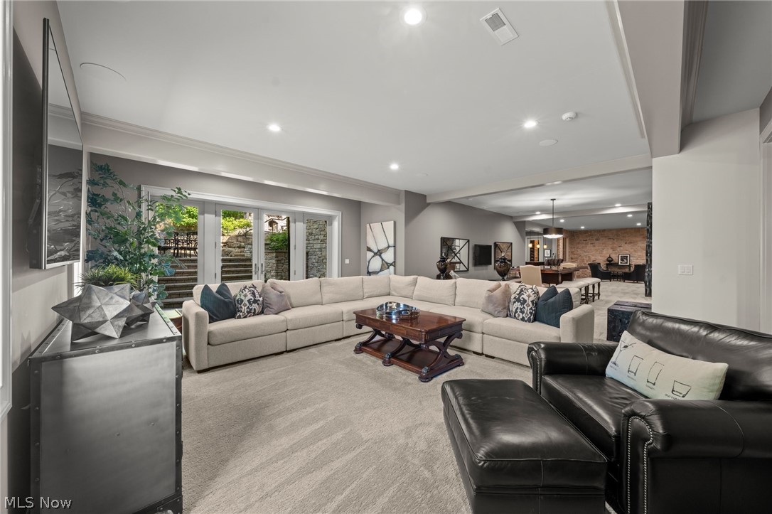 552 Club Drive W Aurora OH 44202