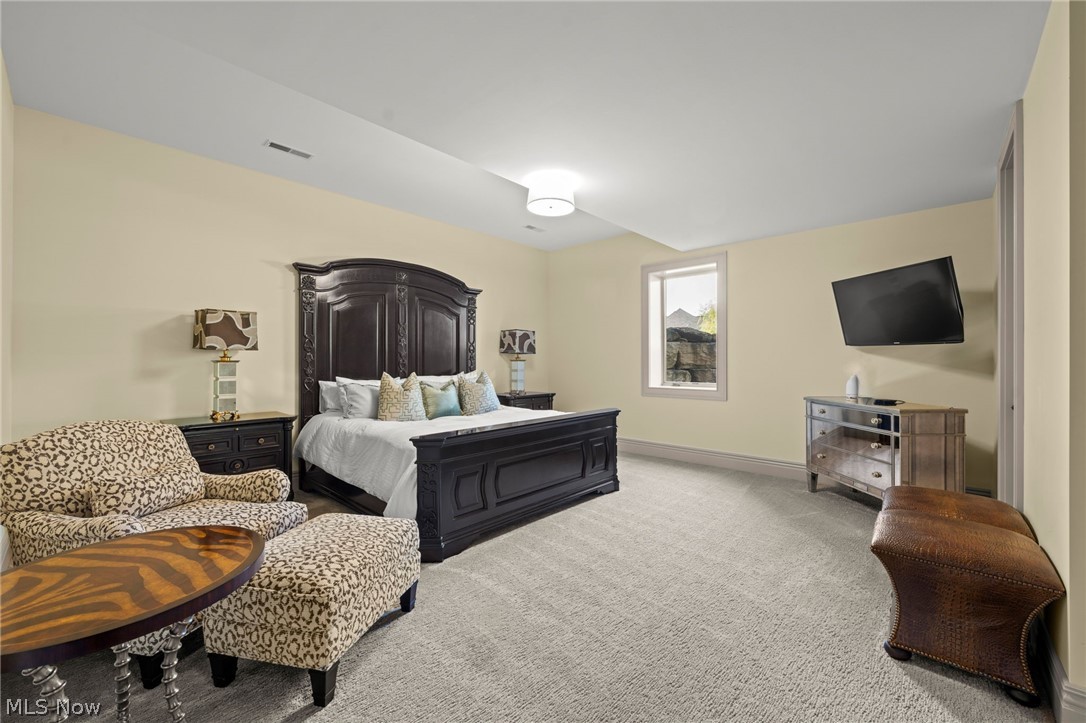 552 Club Drive W Aurora OH 44202