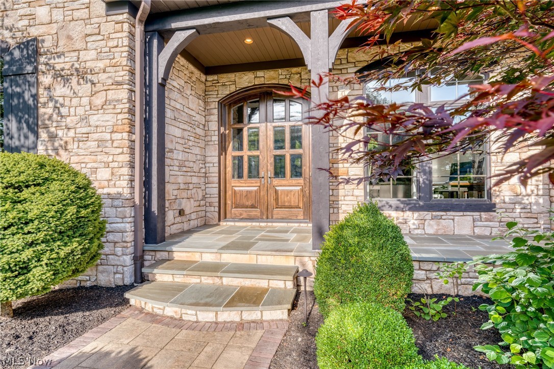 552 Club Drive W Aurora OH 44202