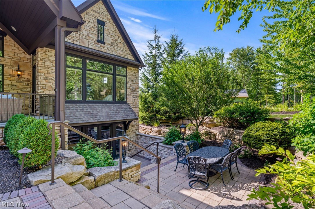 552 Club Drive W Aurora OH 44202