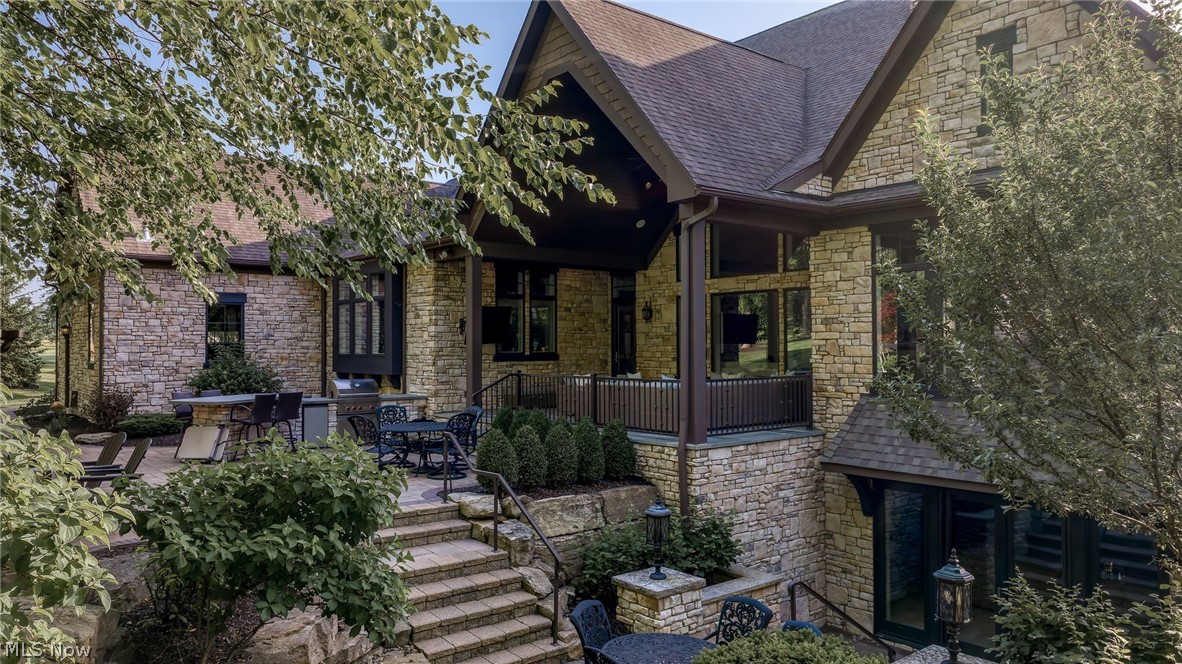 552 Club Drive W Aurora OH 44202
